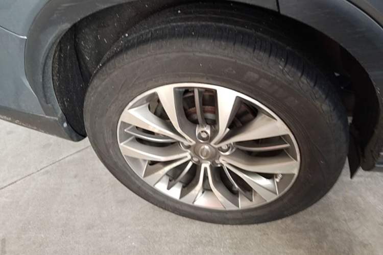 Used GAC Trumpchi GS8 2017 320T Two-Wheel Drive Luxury Smart Connectivity Version (7 Seats) Right Rear Wheel Hub
