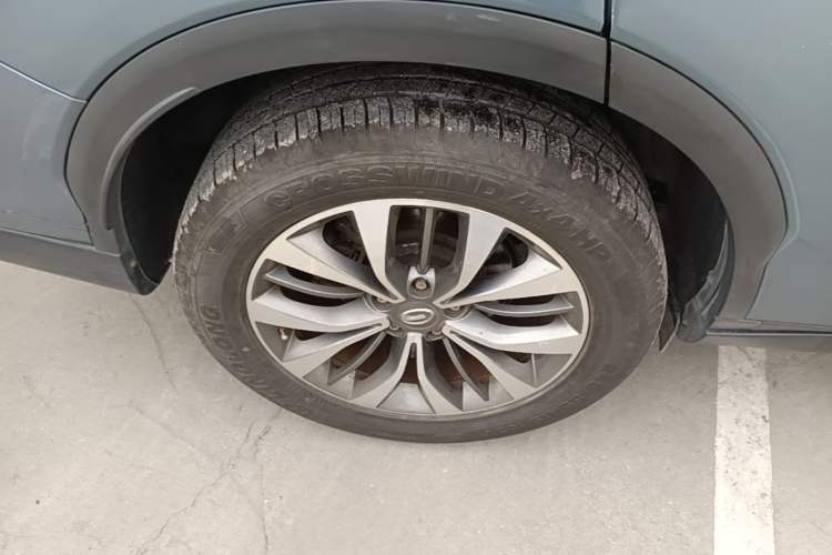 Used GAC Trumpchi GS8 2017 320T Two-Wheel Drive Luxury Smart Connectivity Version (7 Seats) Right Rear Wheel Hub