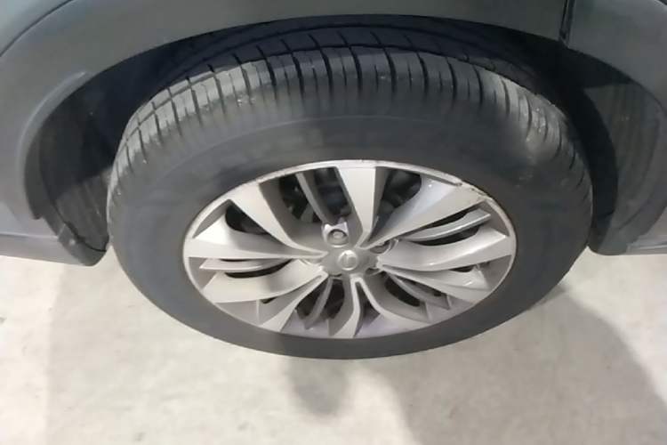 Used GAC Trumpchi GS8 2017 320T Two-Wheel Drive Luxury Smart Connectivity Version (7 Seats) Right Rear Wheel Hub