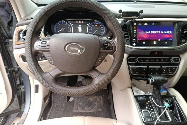 Used GAC Trumpchi GS8 2017 320T Two-Wheel Drive Luxury Smart Connectivity Version (7 Seats) Steering Wheel