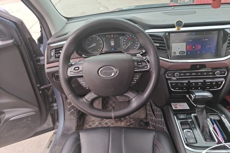 Used GAC Trumpchi GS8 2017 320T Two-Wheel Drive Luxury Smart Connectivity Version (7 Seats) Steering Wheel