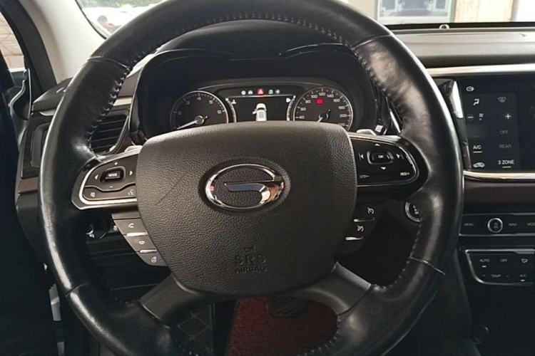 Used GAC Trumpchi GS8 2017 320T Two-Wheel Drive Luxury Smart Connectivity Version (7 Seats) Steering Wheel