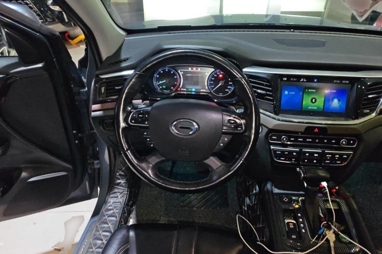 Used GAC Trumpchi GS8 2017 320T Two-Wheel Drive Luxury Smart Connectivity Version (7 Seats) Steering Wheel
