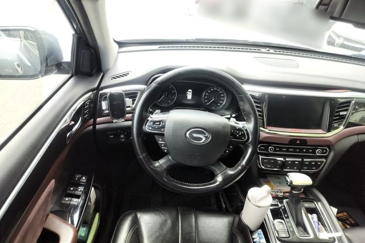 Used GAC Trumpchi GS8 2017 320T Two-Wheel Drive Luxury Smart Connectivity Version (7 Seats) Steering Wheel