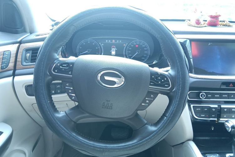 Used GAC Trumpchi GS8 2017 320T Two-Wheel Drive Luxury Smart Connectivity Version (7 Seats) Steering Wheel