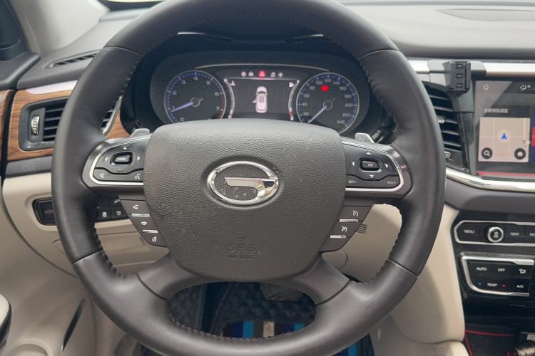 Used GAC Trumpchi GS8 2017 320T Two-Wheel Drive Luxury Smart Connectivity Version (7 Seats) Steering Wheel