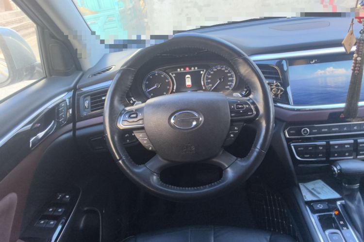 Used GAC Trumpchi GS8 2017 320T Two-Wheel Drive Luxury Smart Connectivity Version (7 Seats) Steering Wheel