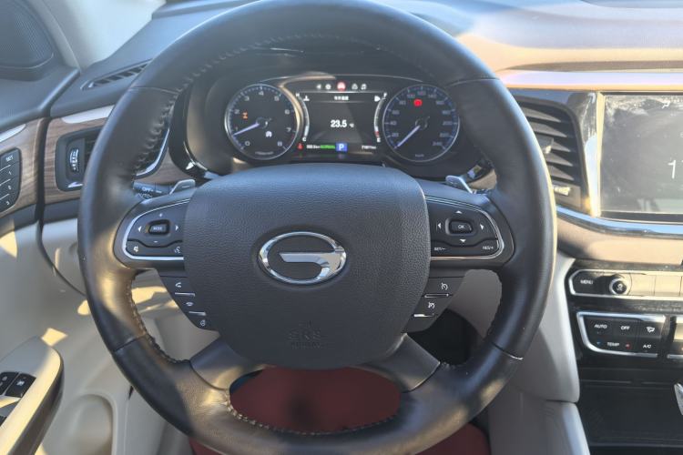 Used GAC Trumpchi GS8 2017 320T Four-Wheel Drive Luxury Smart Connectivity Version (7 Seats) Steering Wheel