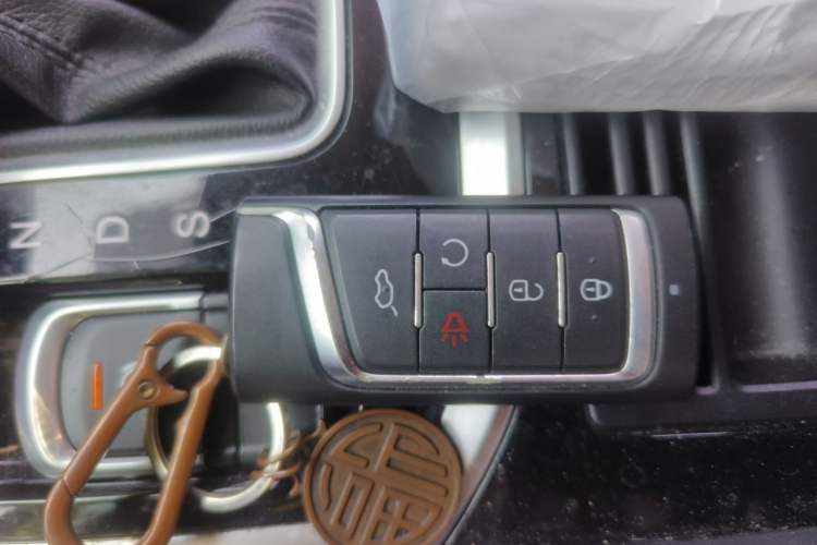 Used GAC Trumpchi GS8 2017 320T Two-Wheel Drive Luxury Smart Connectivity Version (7 Seats) Vehicle Key