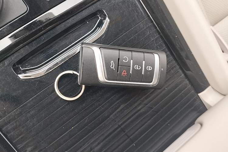 Used GAC Trumpchi GS8 2017 320T Four-Wheel Drive Luxury Smart Connectivity Version (7 Seats) Vehicle Key