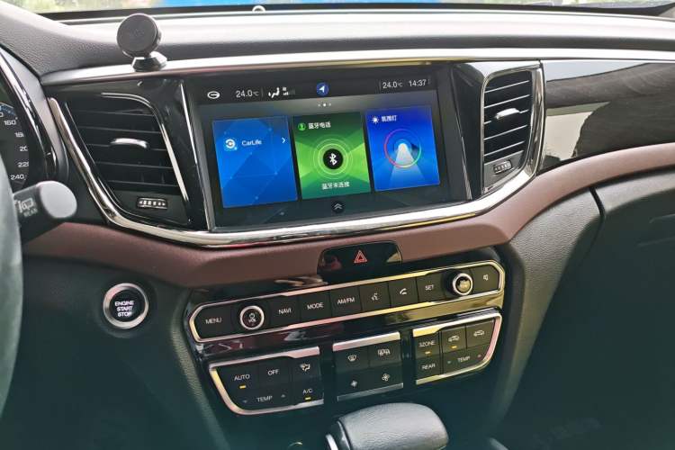 Used GAC Trumpchi GS8 2017 320T Four-Wheel Drive Luxury Smart Connectivity Version (7 Seats) Audio And AC Panel