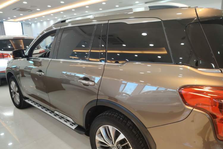 Used GAC Trumpchi GS8 2017 320T Two-Wheel Drive Luxury Smart Connectivity Version (7 Seats) Exterior 3