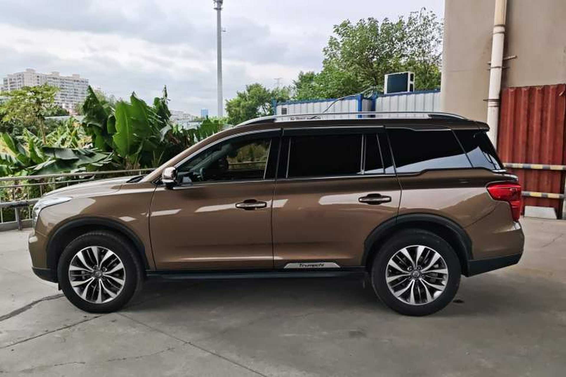 Used GAC Trumpchi GS8 2017 320T Four-Wheel Drive Luxury Smart Connectivity Version (7 Seats) Exterior 3