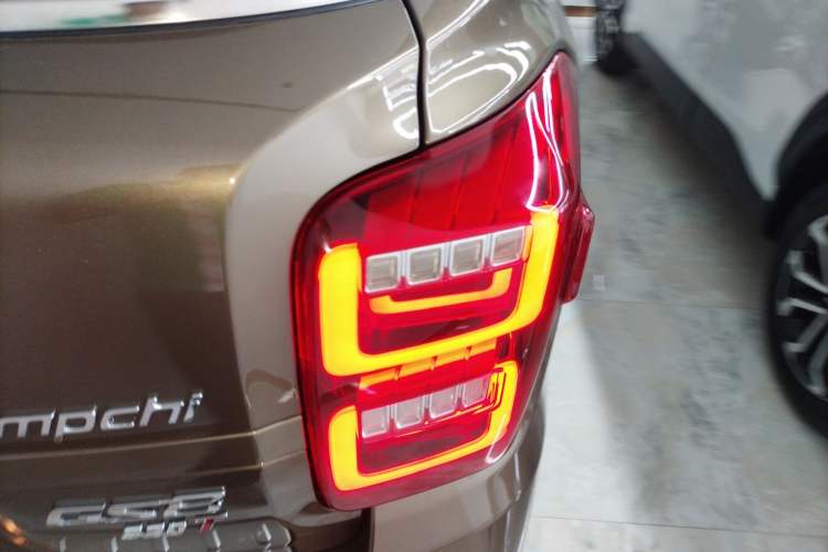 Used GAC Trumpchi GS8 2017 320T Two-Wheel Drive Luxury Smart Connectivity Version (7 Seats) Exterior 3