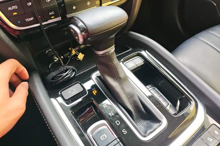 Used GAC Trumpchi GS8 2017 320T Four-Wheel Drive Luxury Smart Connectivity Version (7 Seats) Gear Lever