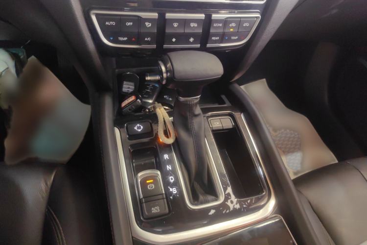 Used GAC Trumpchi GS8 2017 320T Two-Wheel Drive Luxury Smart Connectivity Version (7 Seats) Gear Lever