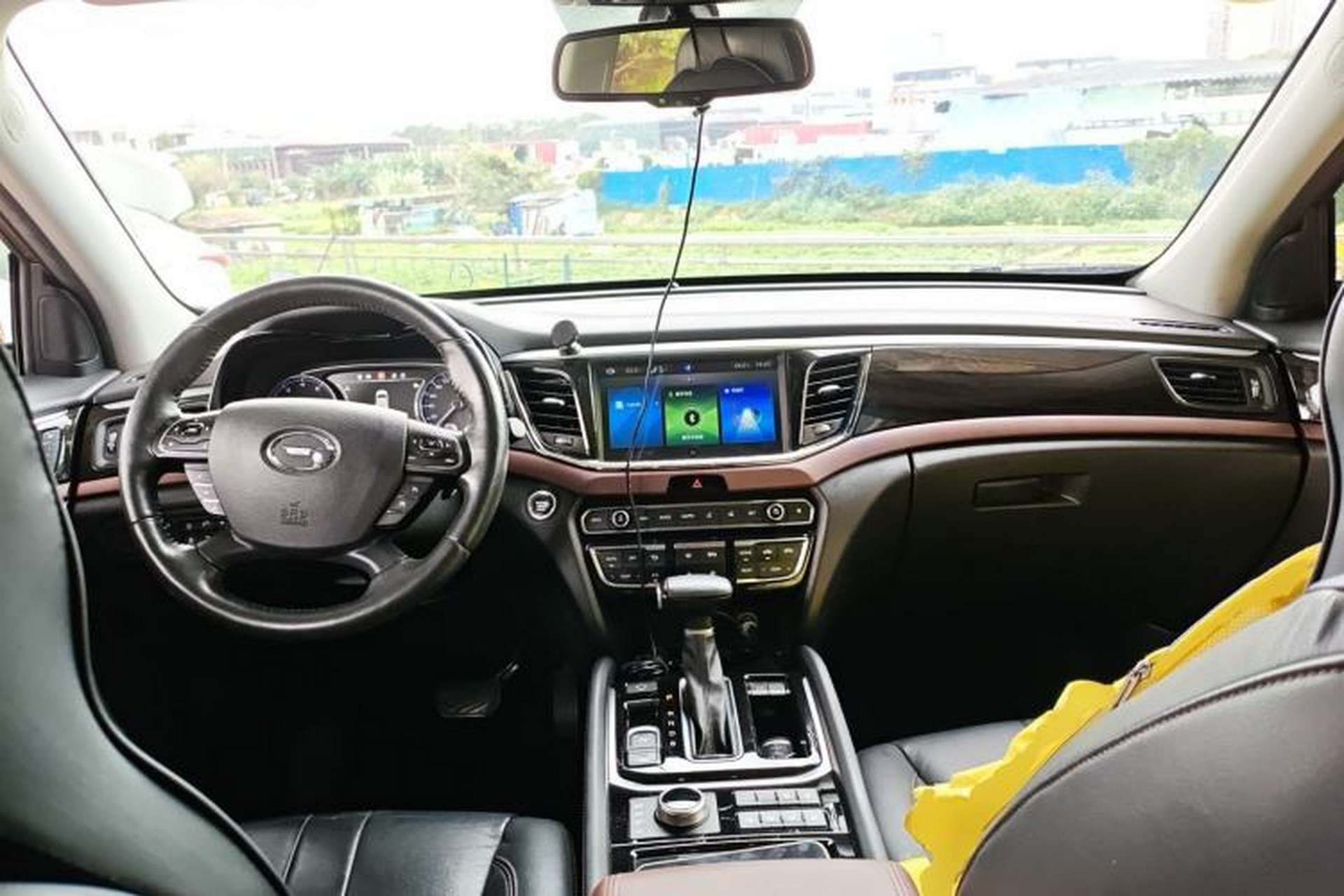 Used GAC Trumpchi GS8 2017 320T Four-Wheel Drive Luxury Smart Connectivity Version (7 Seats) Interior 2
