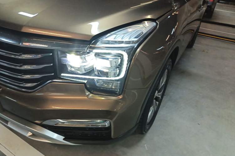 Used GAC Trumpchi GS8 2017 320T Two-Wheel Drive Luxury Smart Connectivity Version (7 Seats) Left Front Headlight