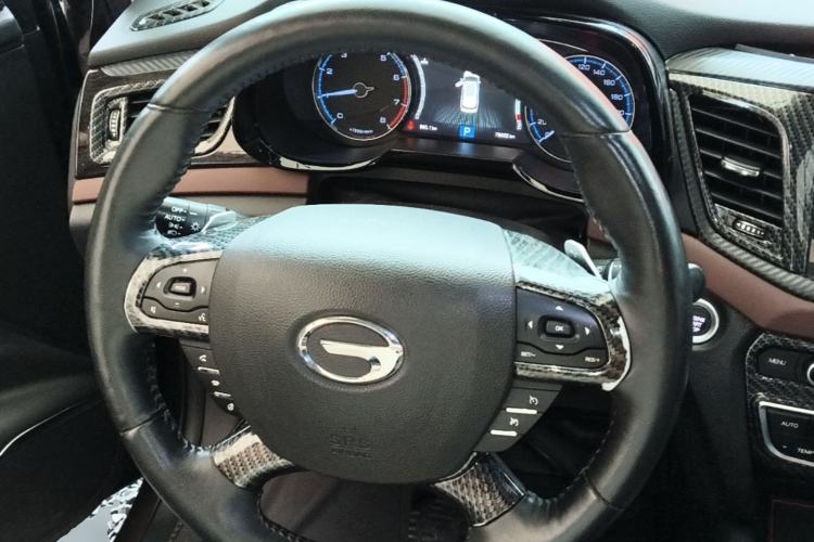 Used GAC Trumpchi GS8 2017 320T Two-Wheel Drive Luxury Smart Connectivity Version (7 Seats) Steering Wheel