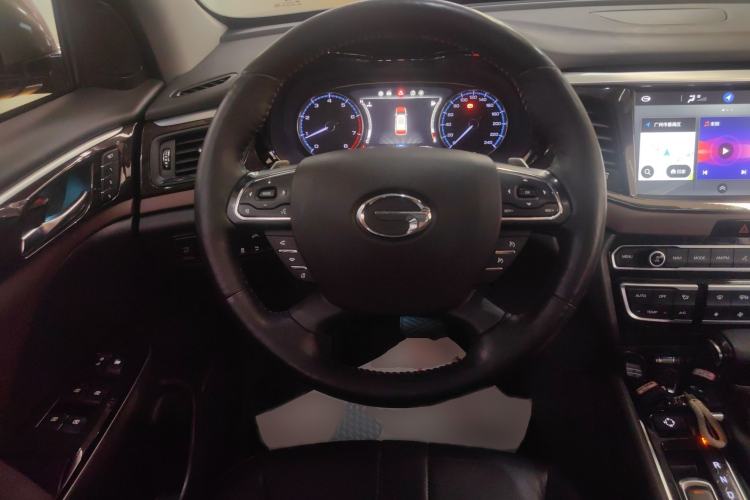 Used GAC Trumpchi GS8 2017 320T Two-Wheel Drive Luxury Smart Connectivity Version (7 Seats) Steering Wheel