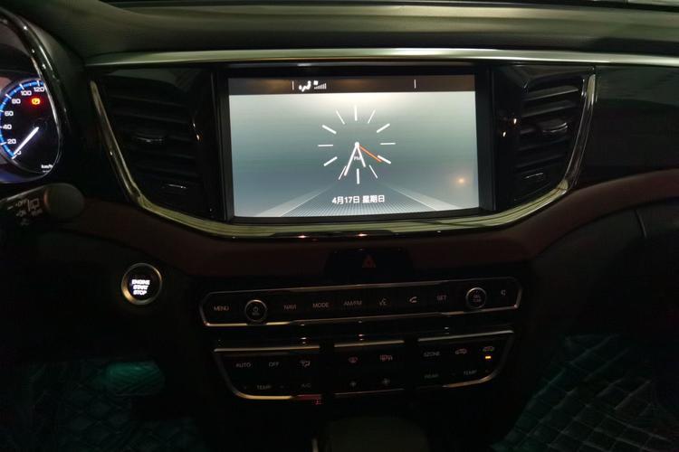 Used GAC Trumpchi GS8 2017 320T Two-Wheel Drive Luxury Smart Connectivity Version (7 Seats) Audio And AC Panel