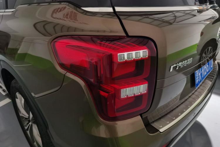 Used GAC Trumpchi GS8 2017 320T Two-Wheel Drive Luxury Smart Connectivity Version (7 Seats) Left Rear Taillight