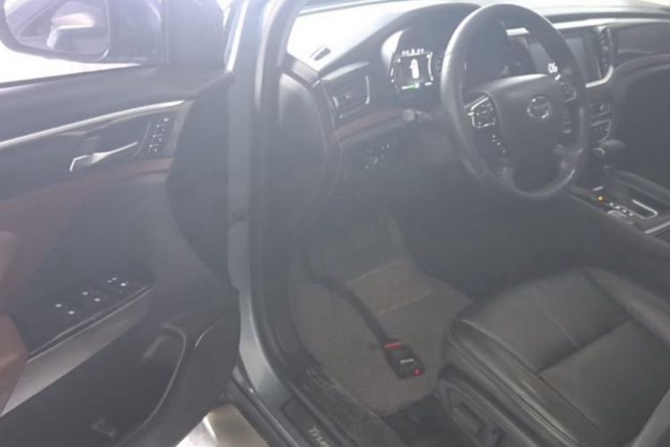 Used GAC Trumpchi GS8 2017 320T Two-Wheel Drive Luxury Smart Connectivity Version (7 Seats) Interior 2