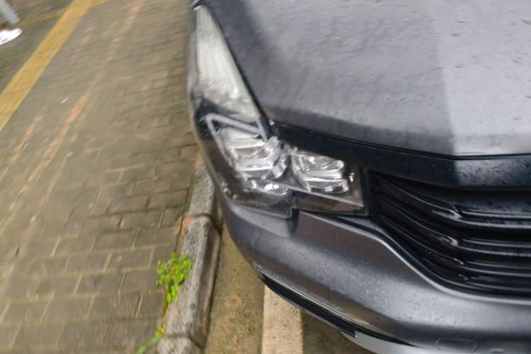 Used GAC Trumpchi GS8 2017 320T Two-Wheel Drive Luxury Smart Connectivity Version (7 Seats) Right Front Headlight