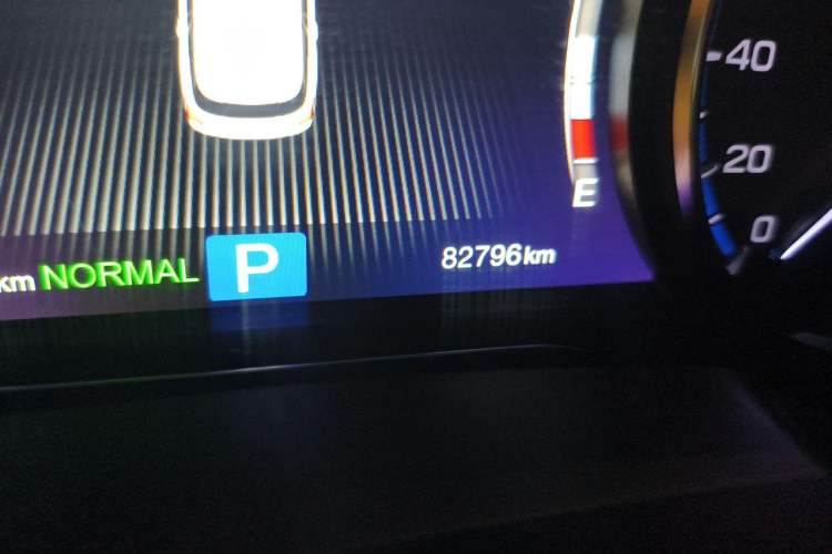Used GAC Trumpchi GS8 2017 320T Two-Wheel Drive Luxury Smart Connectivity Version (7 Seats) Odometer Close Up