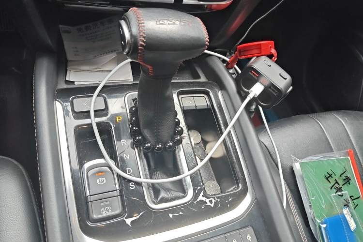Used GAC Trumpchi GS8 2017 320T Two-Wheel Drive Luxury Smart Connectivity Version (7 Seats) Gear Lever