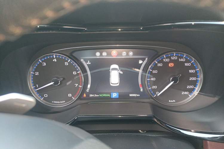 Used GAC Trumpchi GS8 2017 320T Two-Wheel Drive Luxury Smart Connectivity Version (7 Seats) Instrument Cluster