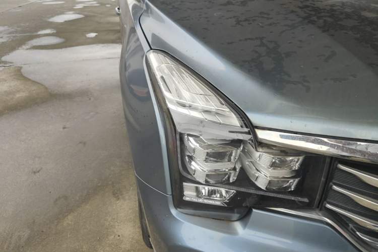Used GAC Trumpchi GS8 2017 320T Two-Wheel Drive Luxury Smart Connectivity Version (7 Seats) Right Front Headlight