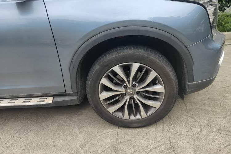 Used GAC Trumpchi GS8 2017 320T Two-Wheel Drive Luxury Smart Connectivity Version (7 Seats) Right Front Wheel Hub
