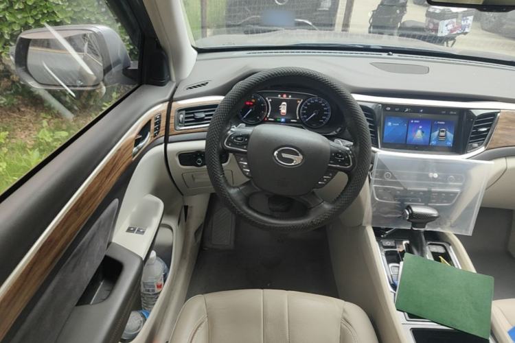 Used GAC Trumpchi GS8 2017 320T Two-Wheel Drive Luxury Smart Connectivity Version (7 Seats) Steering Wheel