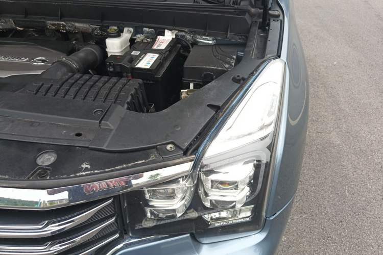 Used GAC Trumpchi GS8 2017 320T Two-Wheel Drive Luxury Smart Connectivity Version (7 Seats) Engine Bay Left