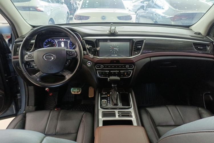 Used GAC Trumpchi GS8 2017 320T Two-Wheel Drive Luxury Edition (7 Seats) Interior 1
