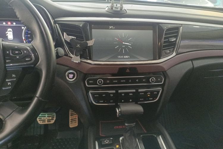 Used GAC Trumpchi GS8 2017 320T Two-Wheel Drive Luxury Edition (7 Seats) Interior 3
