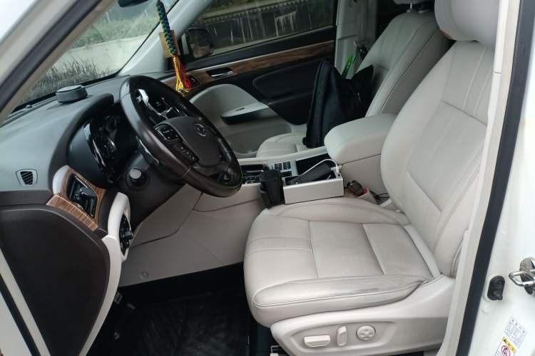 Used GAC Trumpchi GS8 2017 320T Two-Wheel Drive Luxury Smart Connectivity Version (7 Seats) Left Front Seat