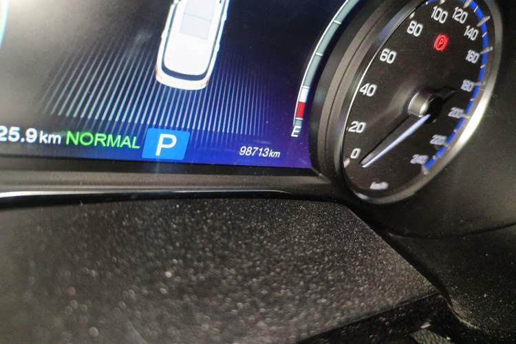Used GAC Trumpchi GS8 2017 320T Two-Wheel Drive Luxury Smart Connectivity Version (7 Seats) Odometer Close Up
