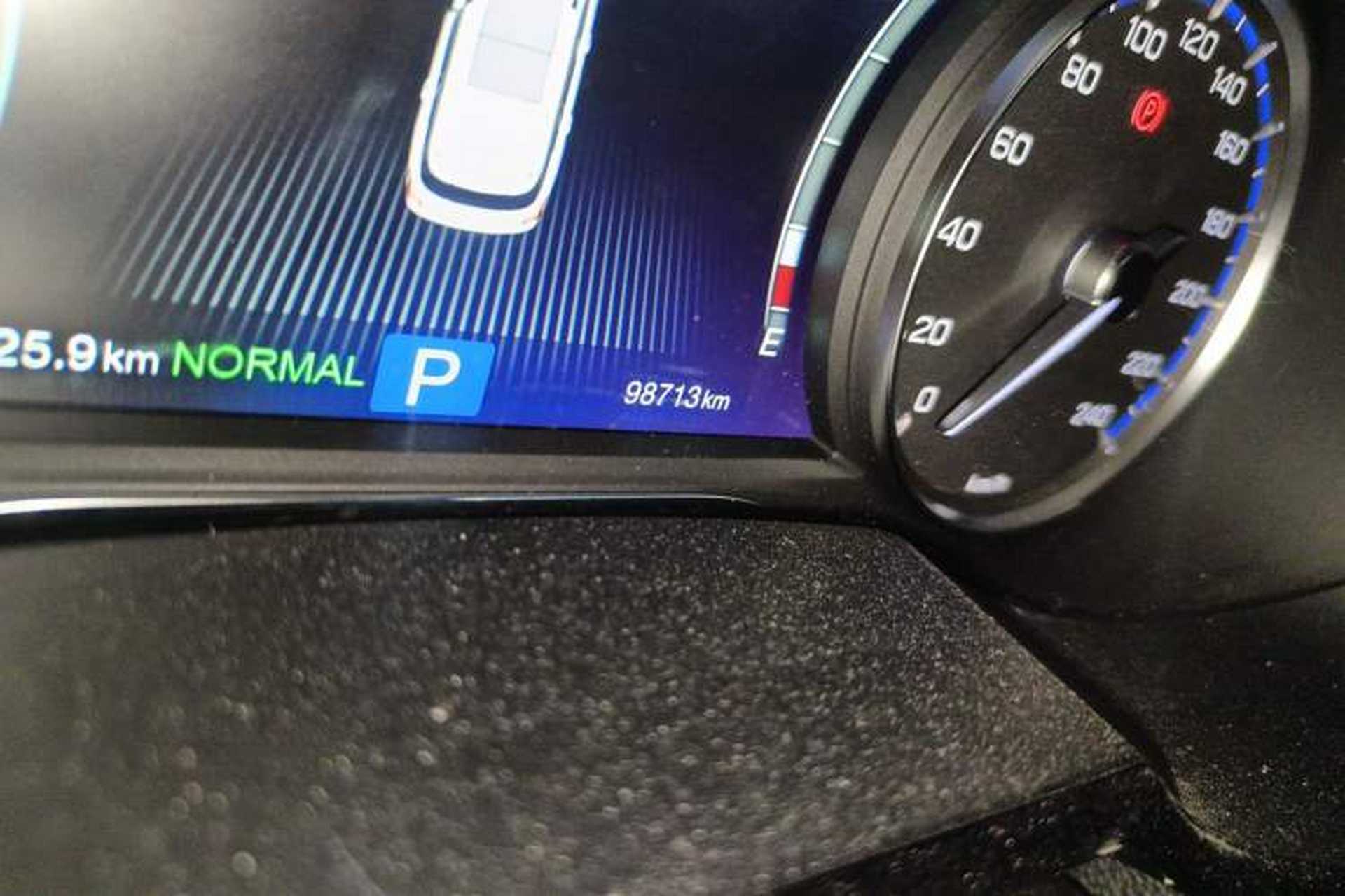 Used GAC Trumpchi GS8 2017 320T Two-Wheel Drive Luxury Smart Connectivity Version (7 Seats) Odometer Close Up