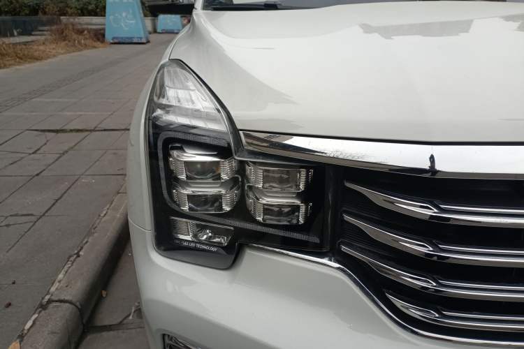 Used GAC Trumpchi GS8 2017 320T Two-Wheel Drive Luxury Smart Connectivity Version (7 Seats) Right Front Headlight