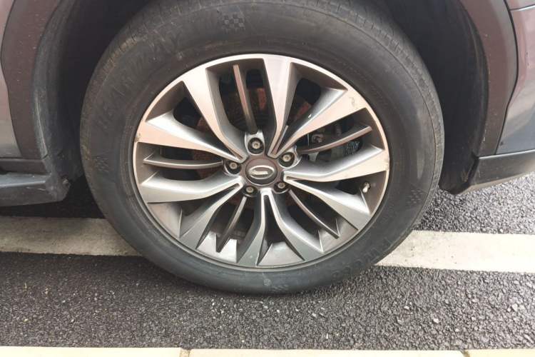 Used GAC Trumpchi GS8 2017 320T Two-Wheel Drive Luxury Smart Connectivity Version (7 Seats) Right Front Wheel Hub