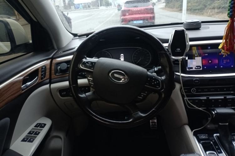 Used GAC Trumpchi GS8 2017 320T Two-Wheel Drive Luxury Smart Connectivity Version (7 Seats) Steering Wheel