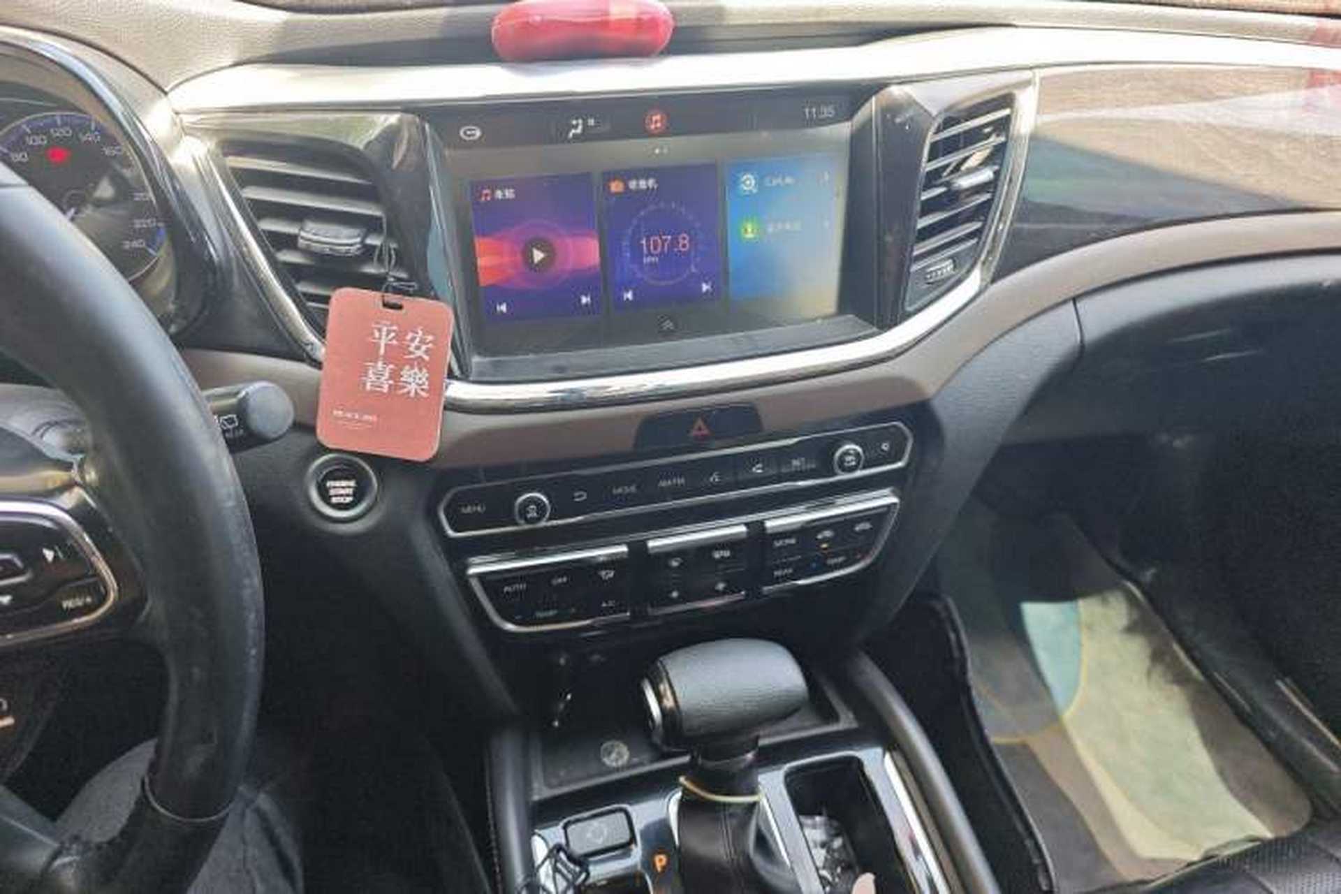 Used GAC Trumpchi GS8 2017 320T Two-Wheel Drive Luxury Edition (7 Seats) Audio And AC Panel