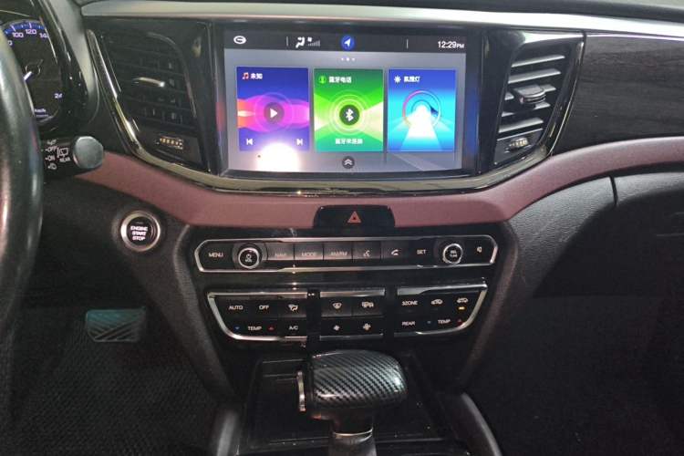 Used GAC Trumpchi GS8 2017 320T Two-Wheel Drive Luxury Smart Connectivity Version (7 Seats) Audio And AC Panel
