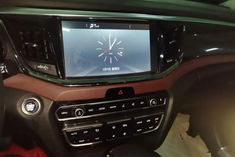 Used GAC Trumpchi GS8 2017 320T Two-Wheel Drive Prestige Version (7 Seats) Audio And AC Panel