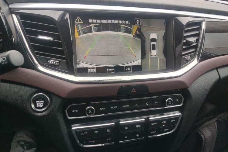 Used GAC Trumpchi GS8 2017 320T Four-Wheel Drive Luxury Smart Connectivity Version (7 Seats) Audio And AC Panel