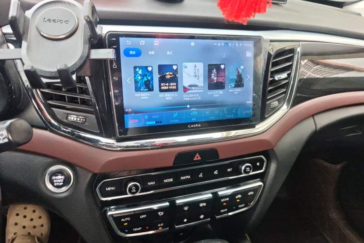 Used GAC Trumpchi GS8 2017 320T Two-Wheel Drive Luxury Smart Connectivity Version (7 Seats) Audio And AC Panel