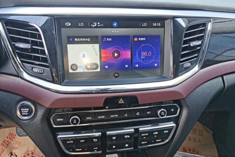 Used GAC Trumpchi GS8 2017 320T Two-Wheel Drive Luxury Smart Connectivity Version (7 Seats) Audio And AC Panel