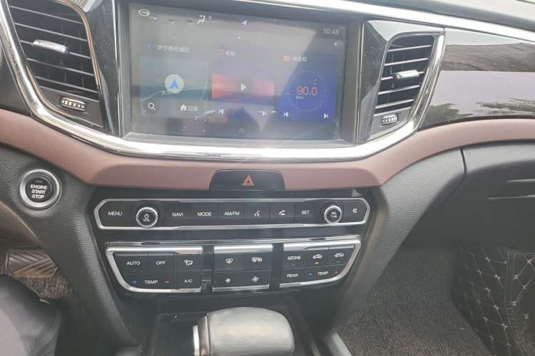 Used GAC Trumpchi GS8 2017 320T Two-Wheel Drive Luxury Smart Connectivity Version (7 Seats) Audio And AC Panel